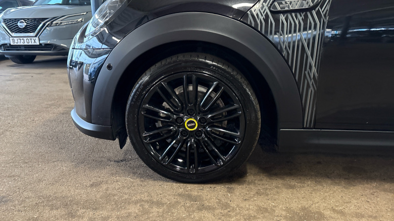 MINI Hatchback 135kW Cooper S Shadow Edition 33kWh 3dr Auto Electric Hatchback